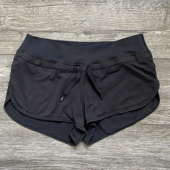 lululemon athletica Pants - Lululemon | Bhakti Black Yoga Gym Short 2" Inseam Mid Low Rise Size 4